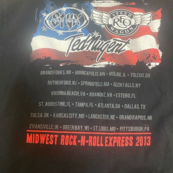 2013 Concert Rock and Roll Graphic T-Shirt - Picture 3 of 4